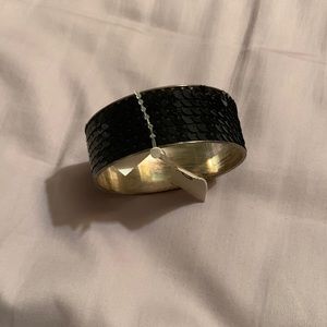 NWT black shimmery bangle. “So” from Kohl’s
